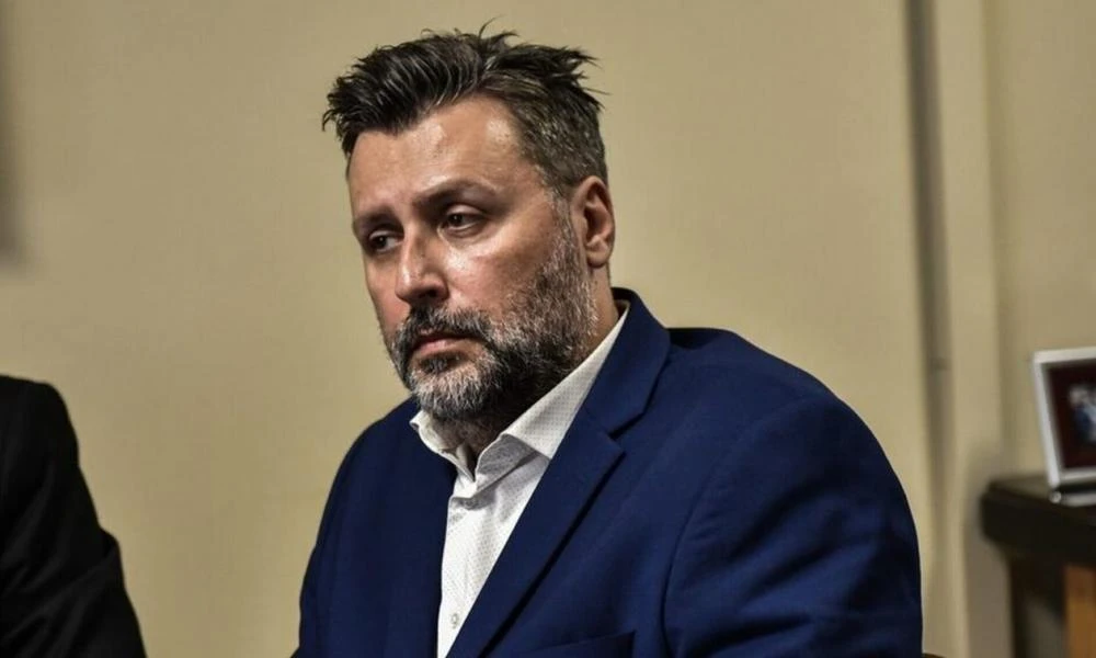 Καλλιάνος: Τον κατηγορεί για «εκπαιδευτικό σκάνδαλο» η ΟΙΕΛΕ